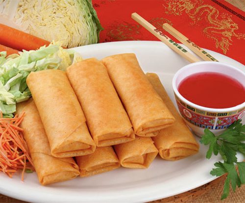 ROLLITO DE PRIMAVERA CON SALSA